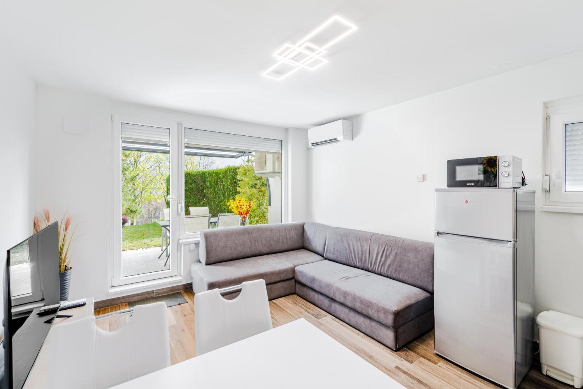 Apartment Mojca โบเว็ก ภายนอก รูปภาพ