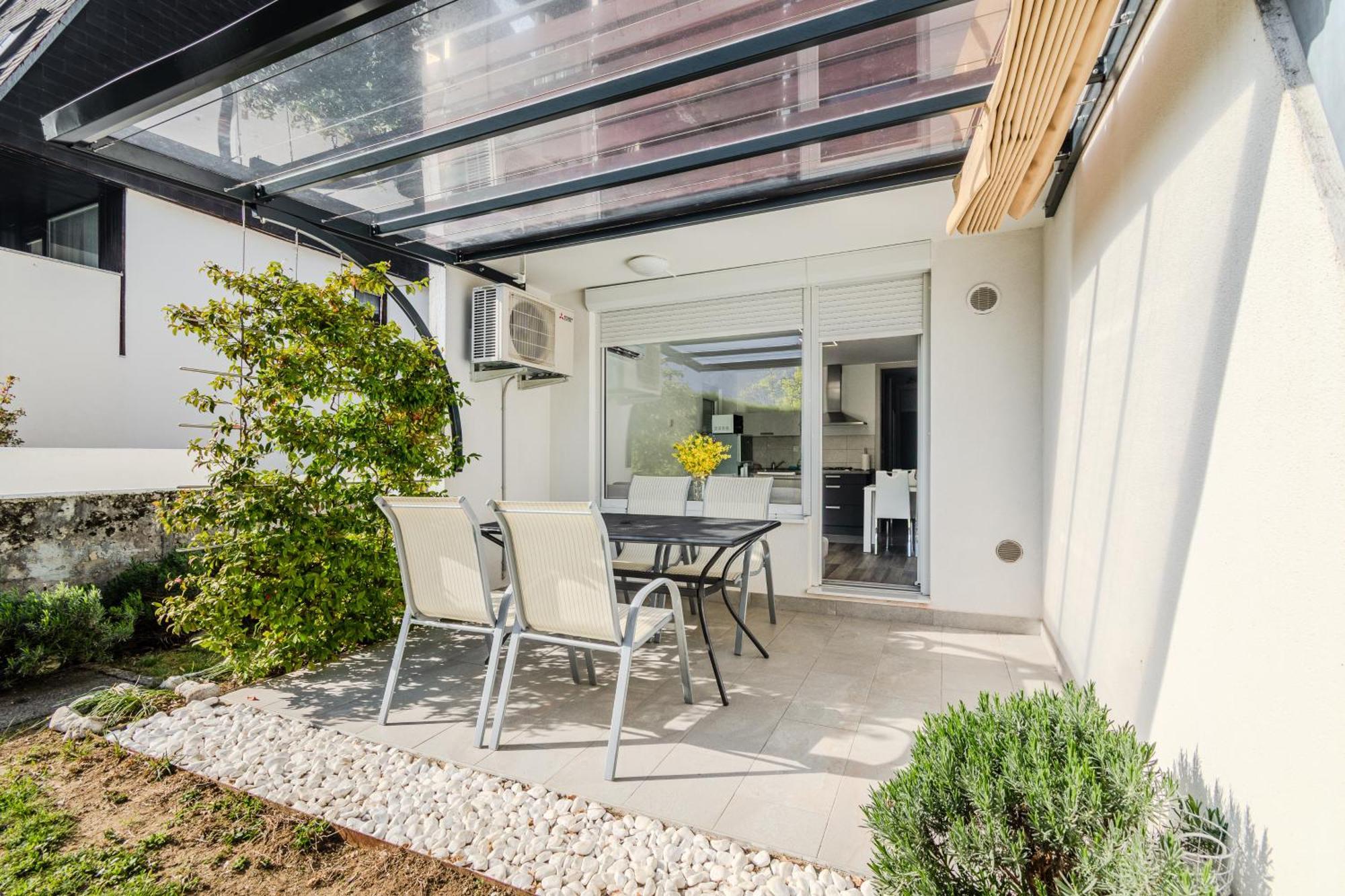 Apartment Mojca โบเว็ก ภายนอก รูปภาพ